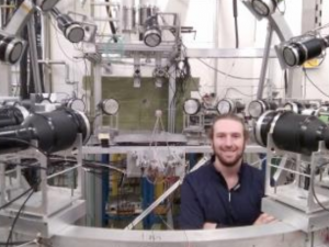 experimental setup for measurements of the differential distribution of prompt neutron